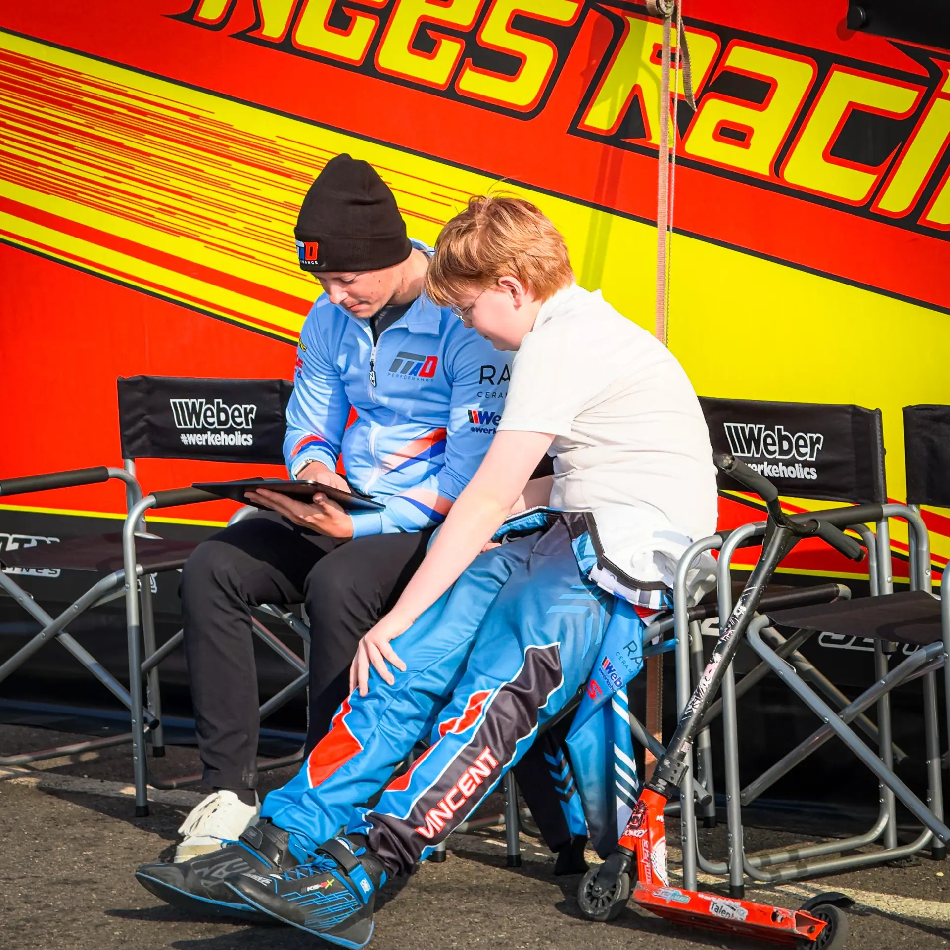 Max Hesse und Vincent bei der Analyse der Trainingssession